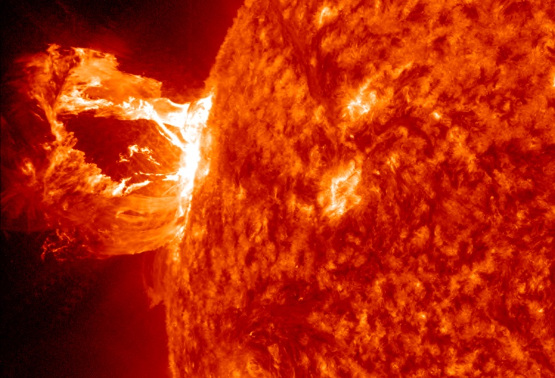Fulgor o protuberancia solar (foto de la NASA)
