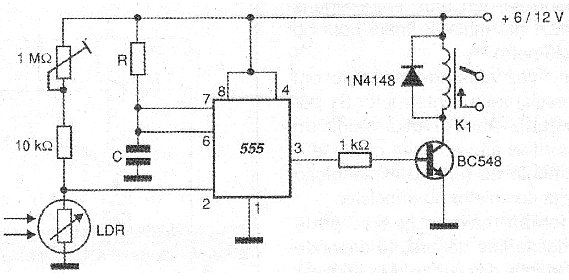 Figura 20 - Sensor fotoeléctrico con el 555. Accionamiento por LDR.
