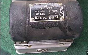 Dynamotor del autor, comprado junto con un antiguo receptor de un DC3 (vea video 
